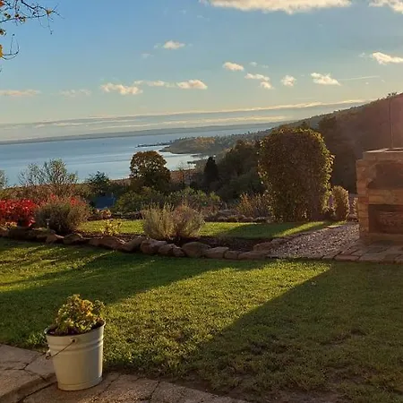 Ferienhaus 100 Eves Preshaz