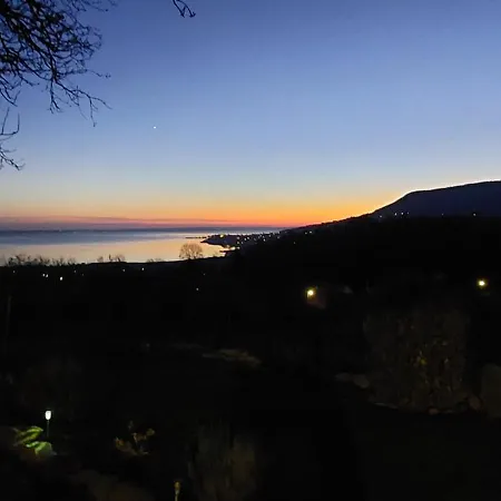 100 Eves Preshaz Дом отдыха Badacsonyors