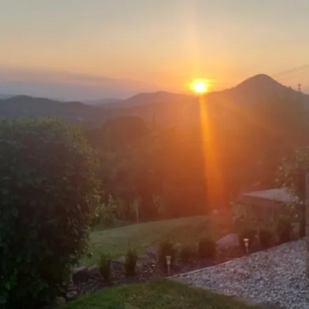 100 Eves Preshaz Дом отдыха *