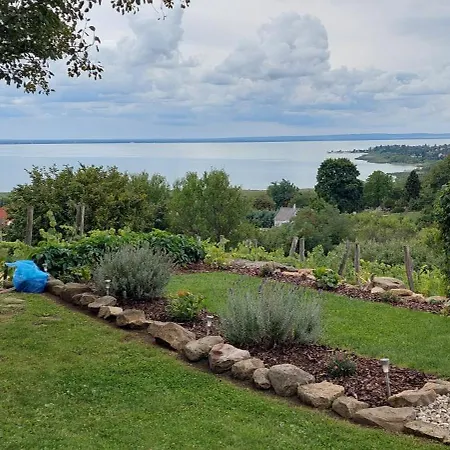 100 Eves Preshaz Tatil Evi Badacsonyörs