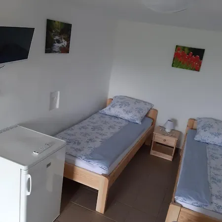 100 Eves Preshaz Ferienhaus Badacsonyörs