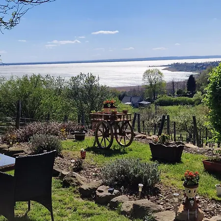 Tatil Evi 100 Eves Preshaz Badacsonyörs