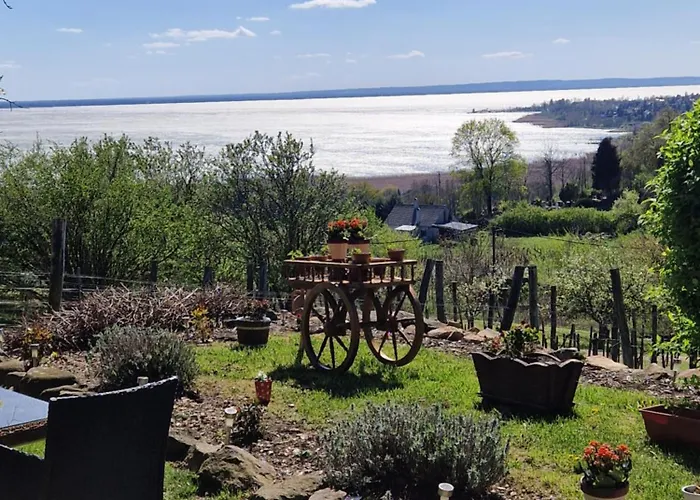 בית נופש 100 Eves Preshaz Badacsonyörs