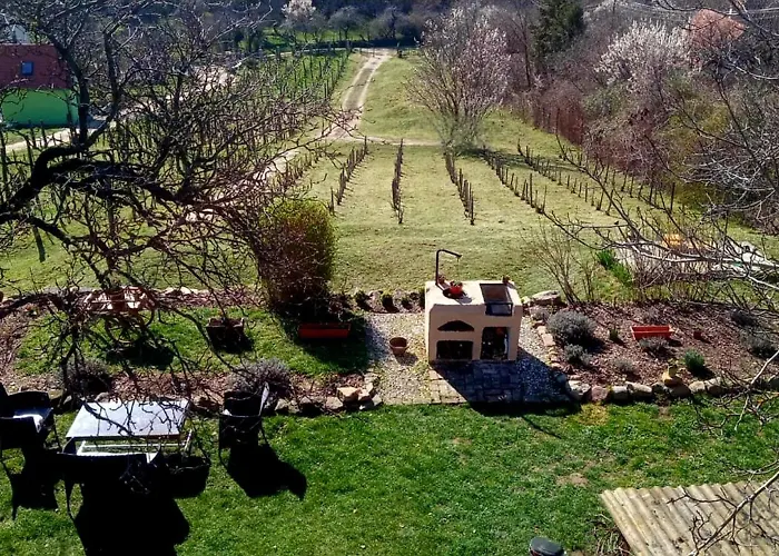 בית נופש 100 Eves Preshaz